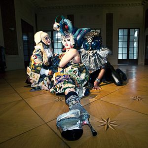 Fotoğraf One Zero One - Die Geschichte von Cybersissy & BayBjane