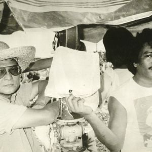 Fotoğraf Manila in the Claws of Light