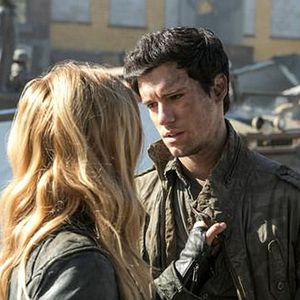 Fotoğraf Falling Skies