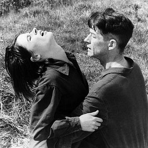 Fotoğraf Bin Dokuz Yüz Seksen Dört