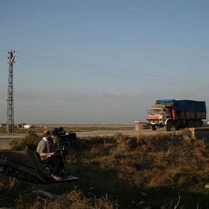 Fotoğraf Toprağa Uzanan Eller