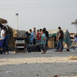 Fotoğraf Toprağa Uzanan Eller