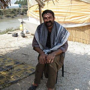 Fotoğraf Toprağa Uzanan Eller