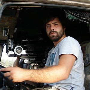 Fotoğraf Toprağa Uzanan Eller