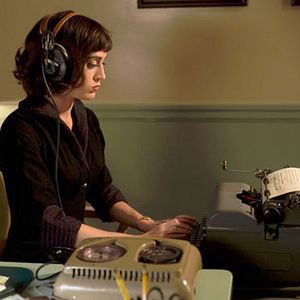 Fotoğraf Lizzy Caplan