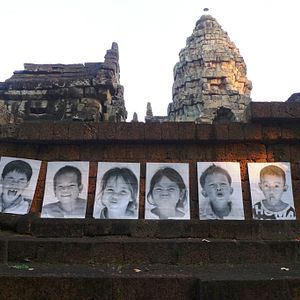 Fotoğraf Inside Out: The People's Art Project