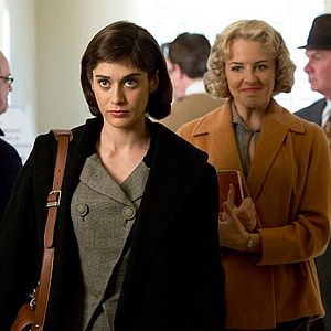 Fotoğraf Lizzy Caplan