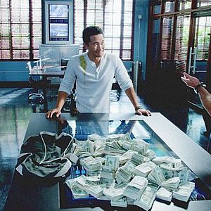 Fotoğraf Alex O'Loughlin