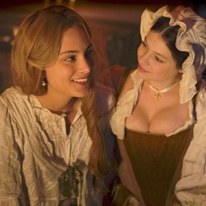 Fotoğraf Nora Arnezeder