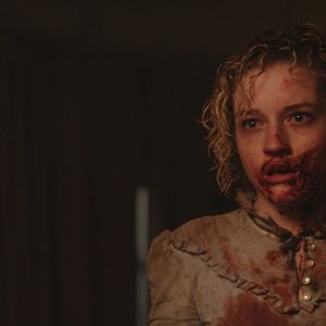 Fotoğraf Julia Garner