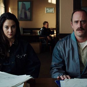 Fotoğraf Karda Bir Beyaz Kuş