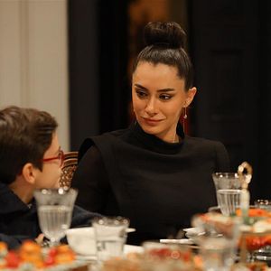 Fotoğraf Annemizi Saklarken