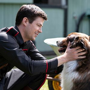 Fotoğraf Grant Gustin