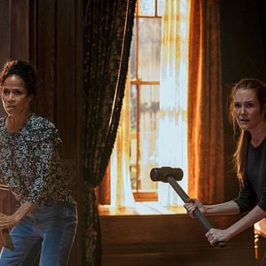 Fotoğraf Darby Stanchfield