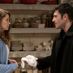 Fotoğraf Camdaki Kız