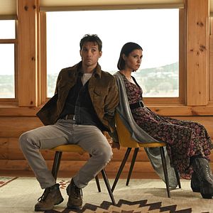 Fotoğraf Logan Marshall-Green