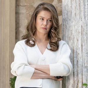 Fotoğraf Camdaki Kız