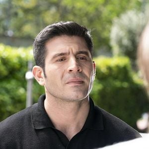 Fotoğraf Camdaki Kız