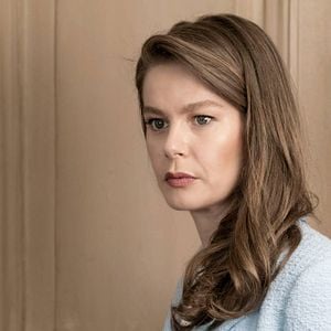 Fotoğraf Camdaki Kız