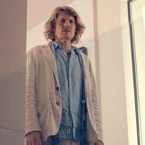 Fotoğraf Man vs Bee