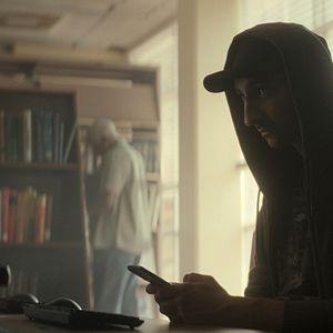 Fotoğraf Dijital Yalanlar Ağı: Ölüm, Suç ve İnternet