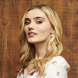 Fotoğraf Meg Donnelly