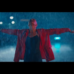 Fotoğraf Demir Kadın: Neslican