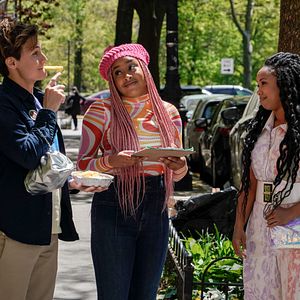 Fotoğraf Phoebe Robinson