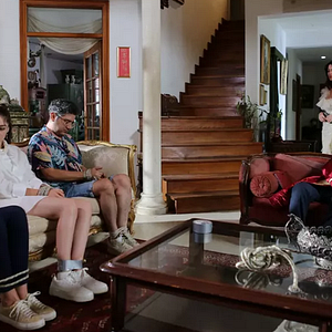 Fotoğraf Senden Daha Güzel