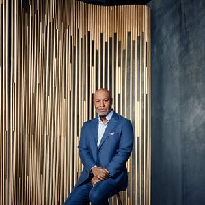Fotoğraf James Pickens Jr.