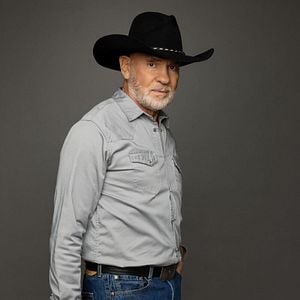 Fotoğraf Mitch Pileggi