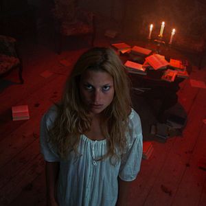 Fotoğraf Dawn Breaks Behind The Eyes