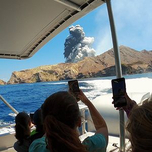 Fotoğraf The Volcano: Rescue From Whakaari