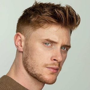 Fotoğraf Max Parker