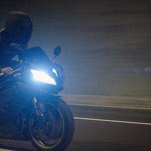 Fotoğraf Her Şeye Rağmen