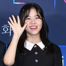 Fotoğraf Hyang-gi Kim