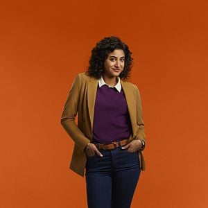 Fotoğraf Vella Lovell