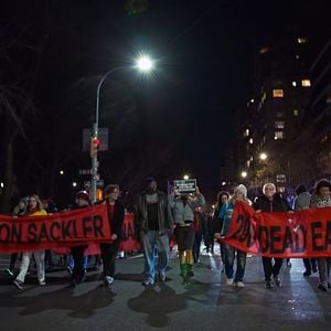 Fotoğraf All The Beauty And The Bloodshed