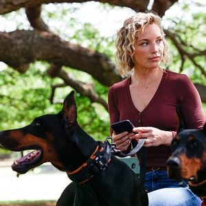 Fotoğraf Perdita Weeks