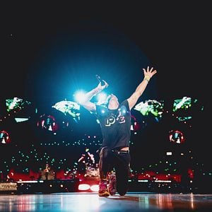 Fotoğraf Coldplay - Music Of The Spheres: Live At River Plate