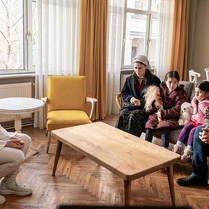 Fotoğraf Camdaki Kız