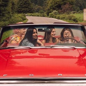 Fotoğraf Kaçak Kraliçeler