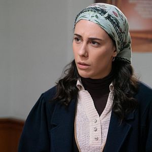 Fotoğraf Camdaki Kız