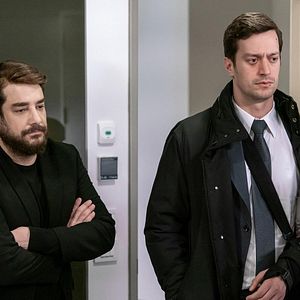 Fotoğraf Camdaki Kız