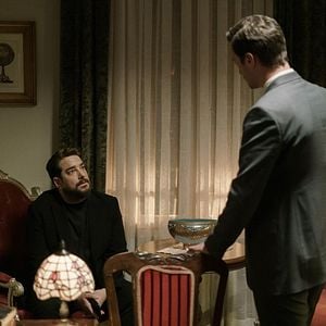 Fotoğraf Camdaki Kız