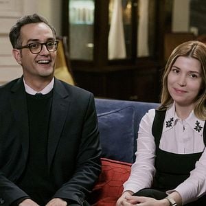 Fotoğraf Camdaki Kız