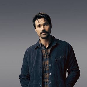 Fotoğraf Brett Dalton