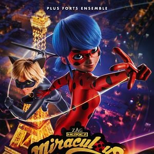 Fotoğraf Mucize Uğur Böceği ile Kara Kedi