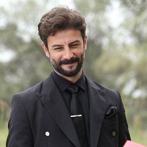 Fotoğraf Üç Kız Kardeş