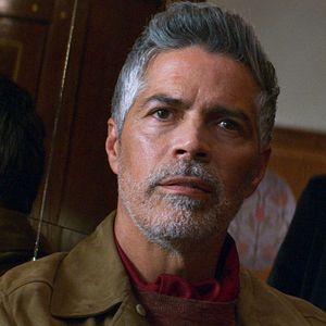 Fotoğraf Esai Morales